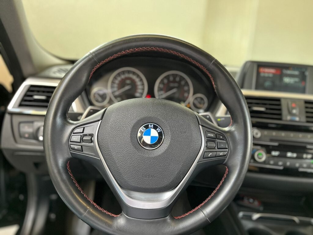 BMW 320i ACTIVE FLEX 2.0 (UNICO DONO, IPVA 2025 PAGO)